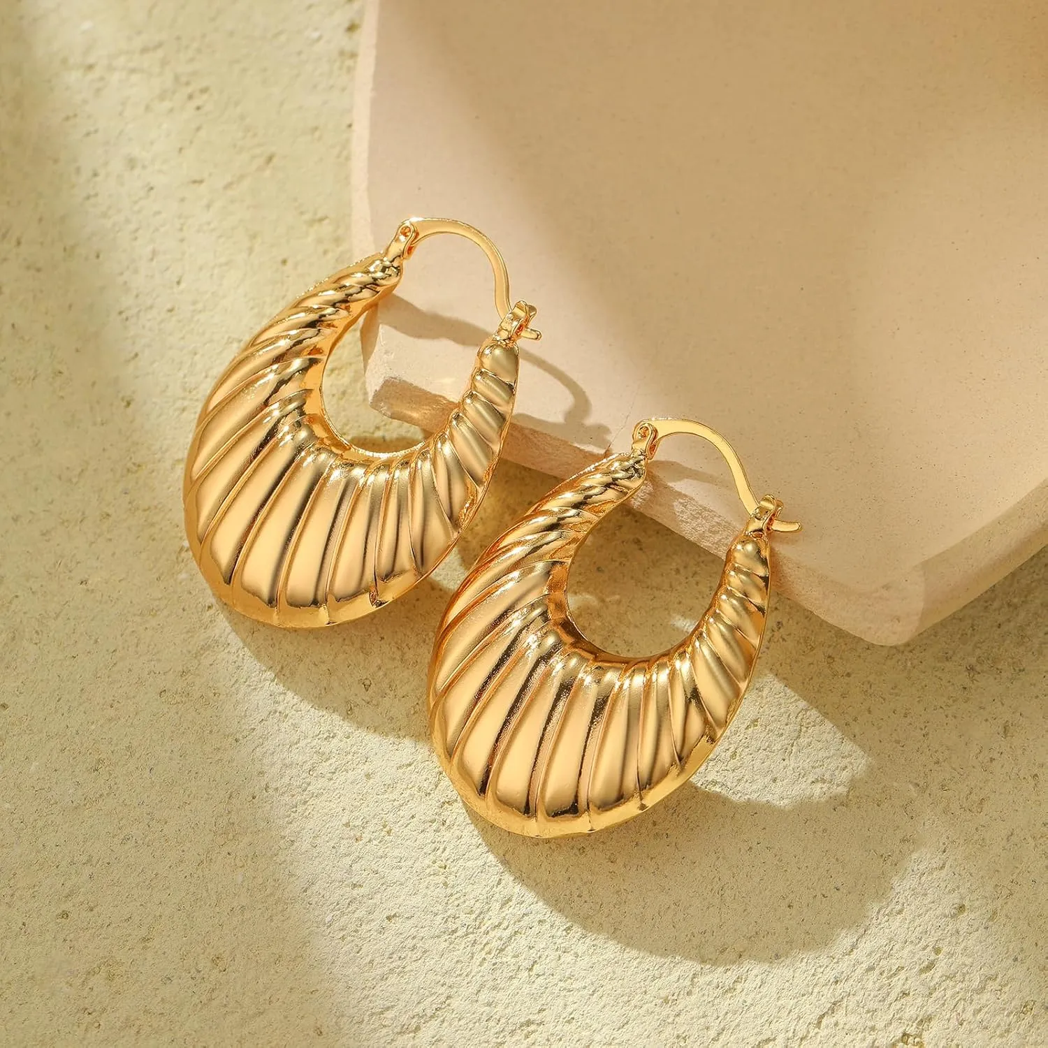 18K Gold Plated Chunky Hoops Earring Women Hoop Earrings Lightweight Daily Jewelry
