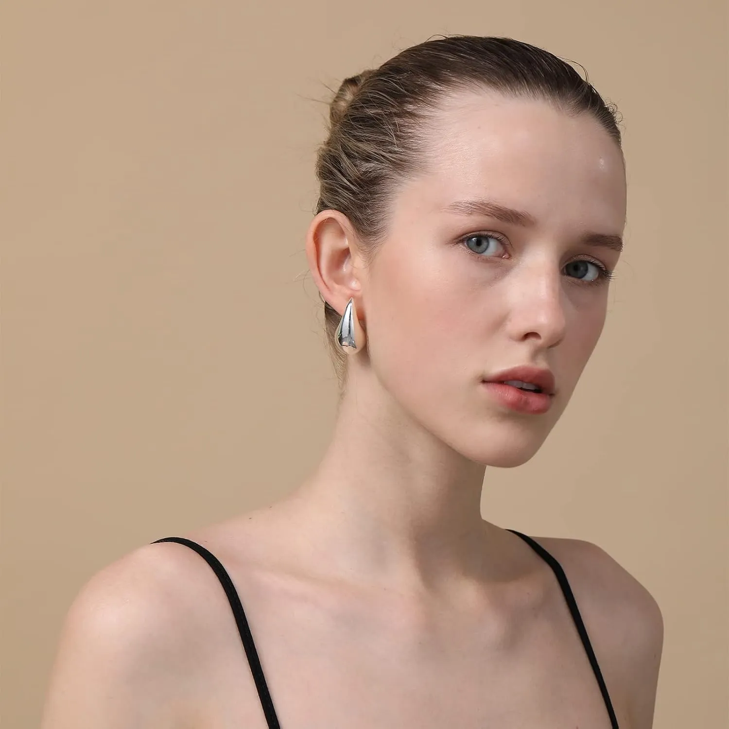 2 Pairs Apsvo Chunky Gold Silver Hoop Earrings Set for Women, Lightweight Hypoallergenic Hollow Hoop Gold Plated Teardrop Earrings for Women Trendy