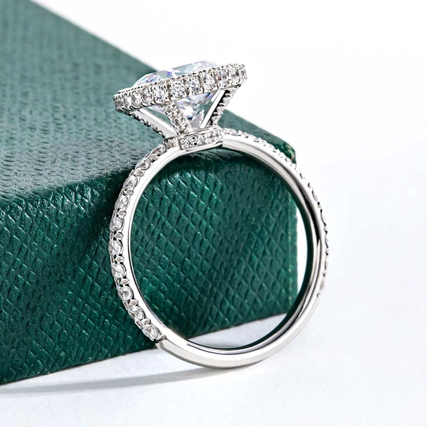 Bo.Dream Cushion/Radiant Cut Halo Cubic Zirconia Promise Rings for Her Platinum Plated Sterling Silver CZ Engagement Ring