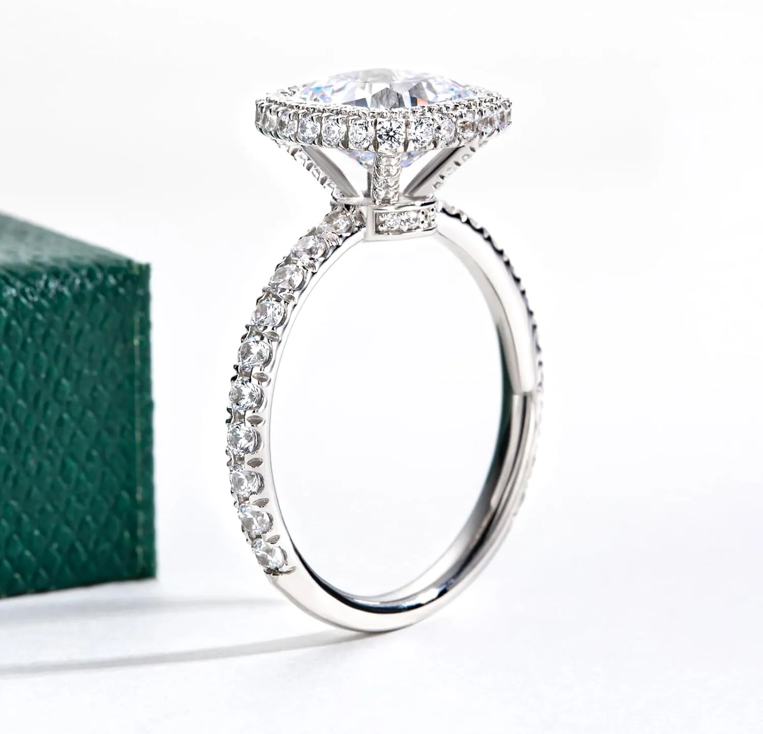 Bo.Dream Cushion/Radiant Cut Halo Cubic Zirconia Promise Rings for Her Platinum Plated Sterling Silver CZ Engagement Ring