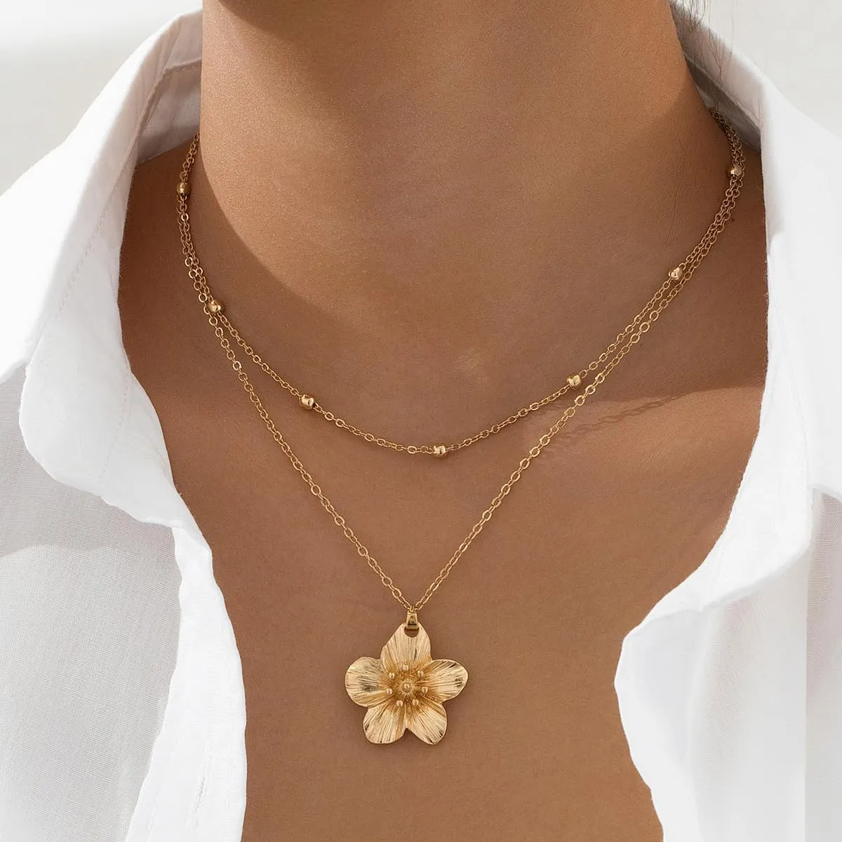 Chunky Gold Flower Necklace for Women,Trendy Gold Layered Floral Pendant Chain Choker Fashion Statement Wedding Bridesmaid Dating Party Costume Necklace Jewelry