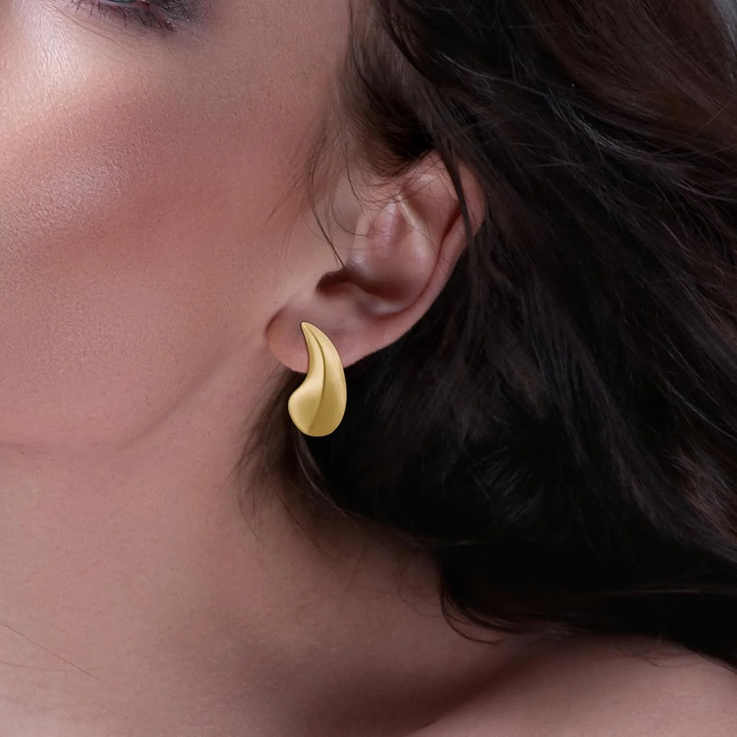 Chunky Gold Plated Teardrop Stud Earrings Waterdrop Earrings Studs Hypoallergenic Fashion Earrings for Women Girls