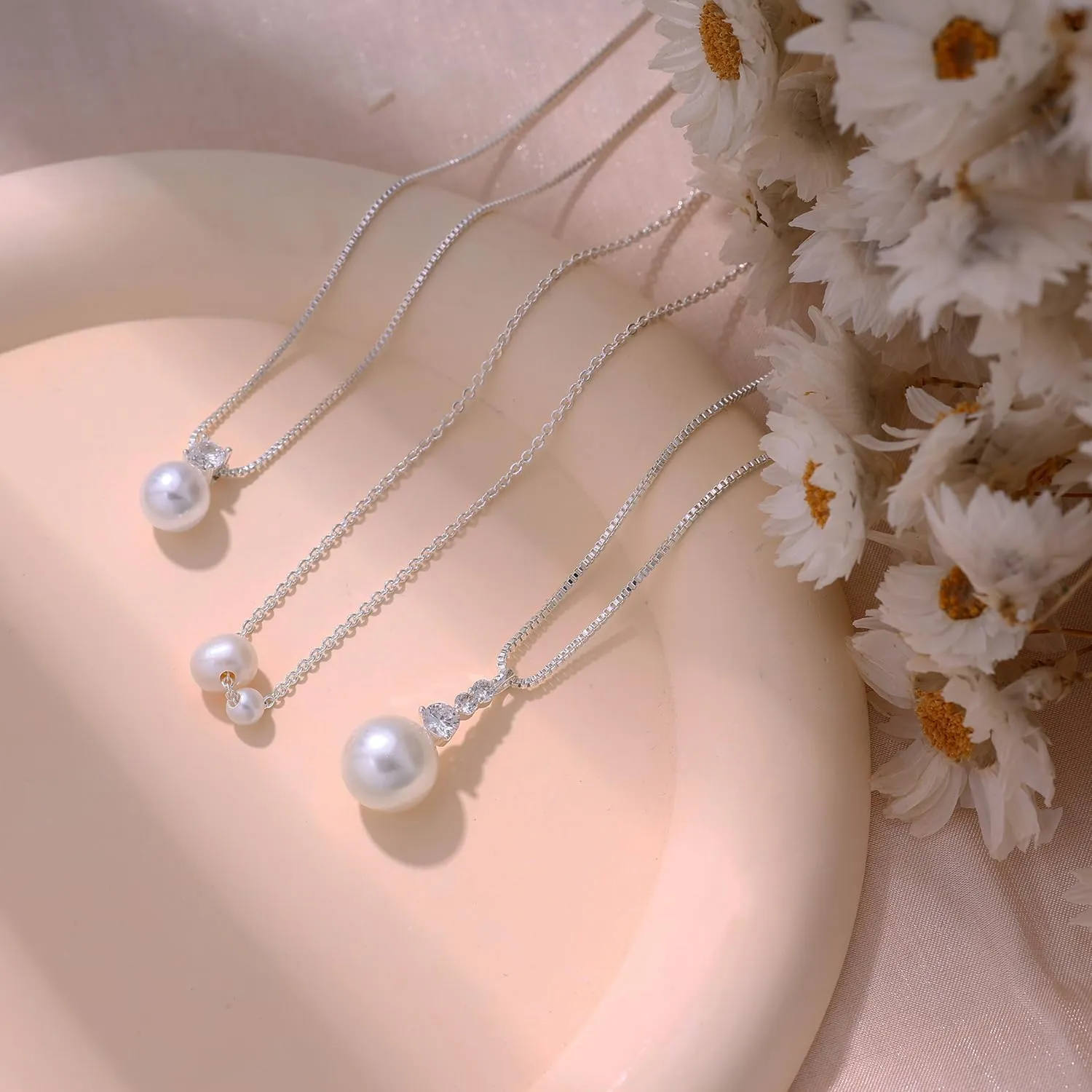 Ewrkbr Gold Pearl Necklaces for Women - 14K Gold Plated Dainty CZ Pearl Choker Necklace for Trendy Formal Wedding Occasions