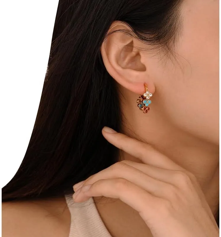 Fashionable and Minimalist Zircon Four Leaves Grass Clover Hoop Earrings Exclusive Common Luxury Unique and Elegant Exquisite Versatile Earrings