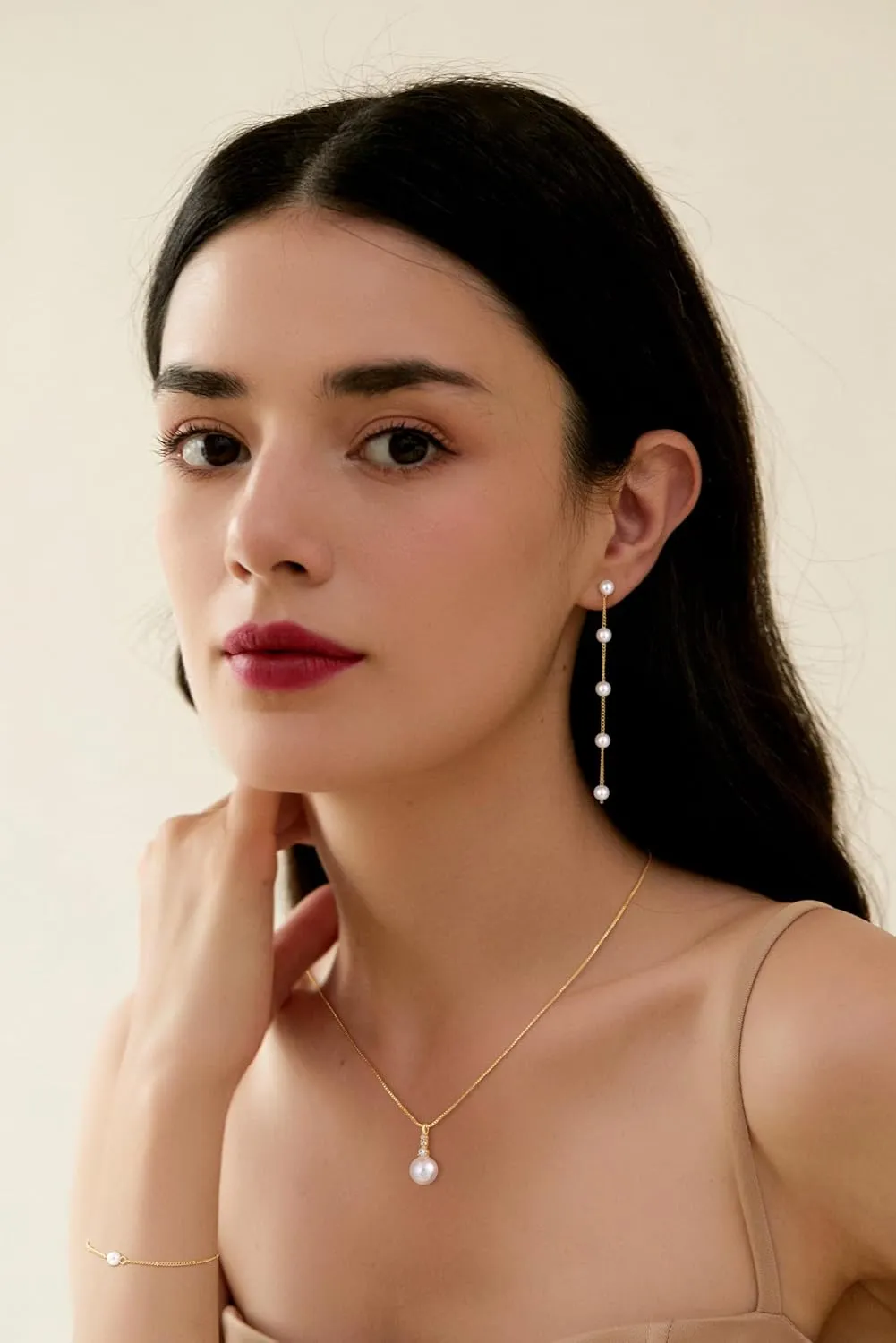 Gold Jewelry Set for Women, Dainty 14K Gold Plated Pearl Necklace and Pearl Earring Set Pearl Drop Earrings Pearl Bracelets Pearl Choker Necklace Wedding Jewelry Set for Gift