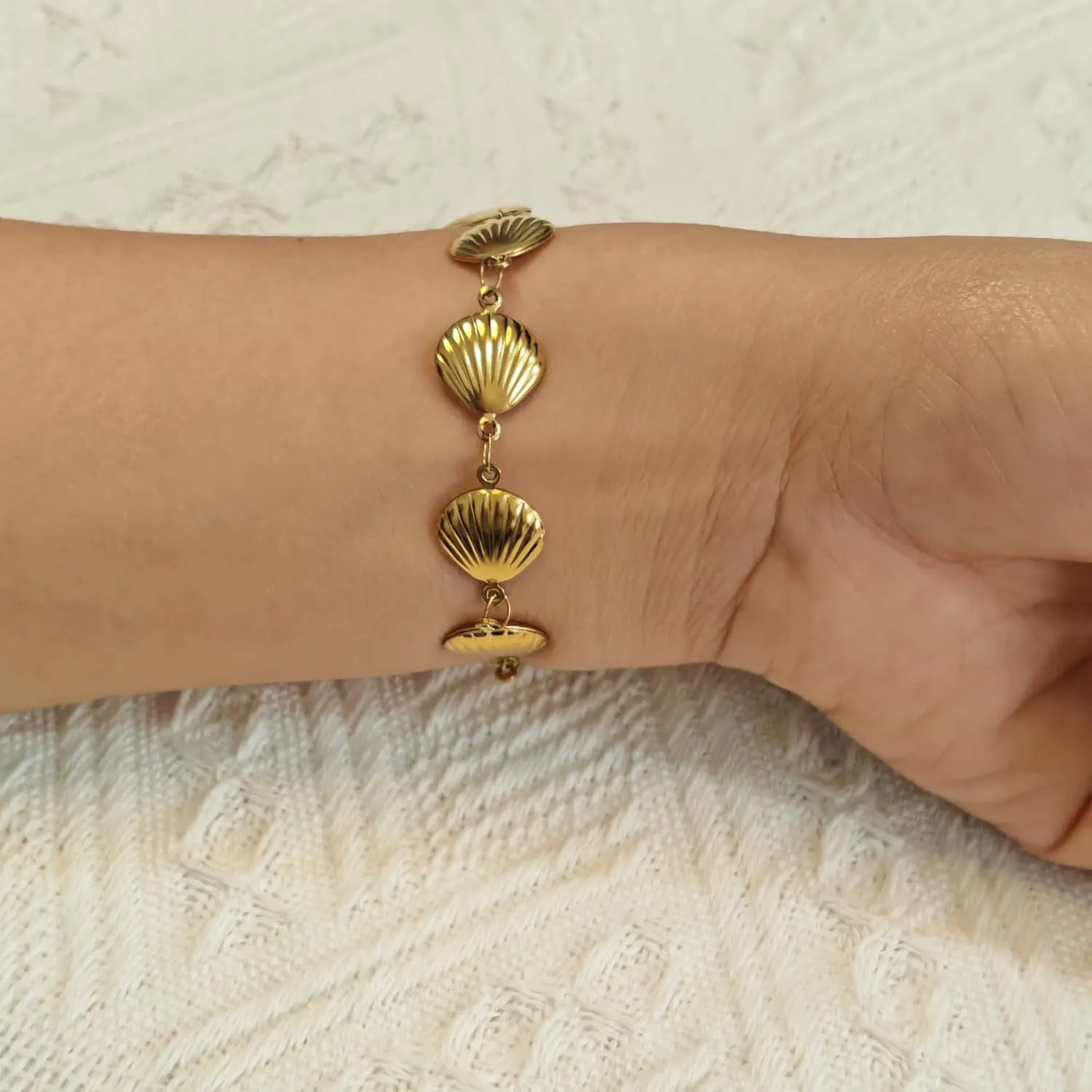 Gold Non Tarnish Shell Bracelets for Women Boho Adjustable Starfish Link Chain Bracelet Summer Beach Fashion Jewelry Gift
