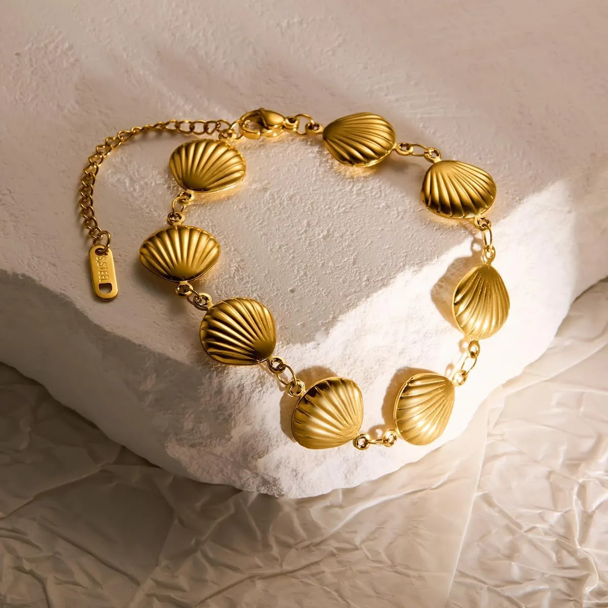 Gold Non Tarnish Shell Bracelets for Women Boho Adjustable Starfish Link Chain Bracelet Summer Beach Fashion Jewelry Gift