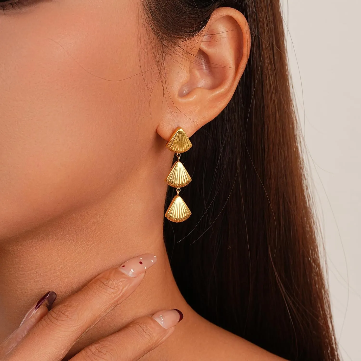 Gold Seashell Earrings for Women, 18K Gold Plated Starfish Sea Shell Stud Earring Trendy Summer Ocean Beachy Earrings Dangle Drop Jewelry Gift