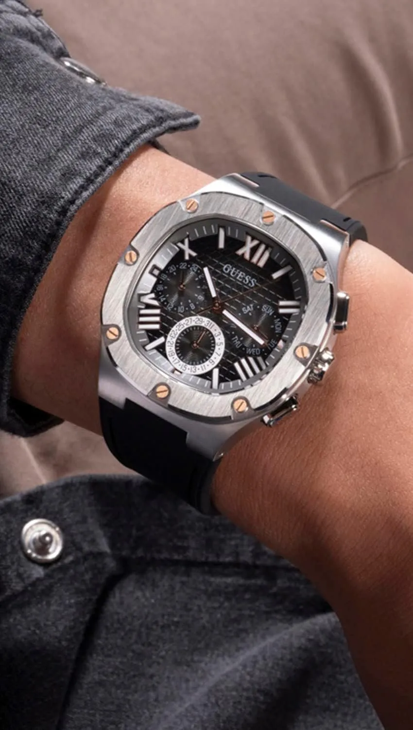GUESS Men's 42mm Watch