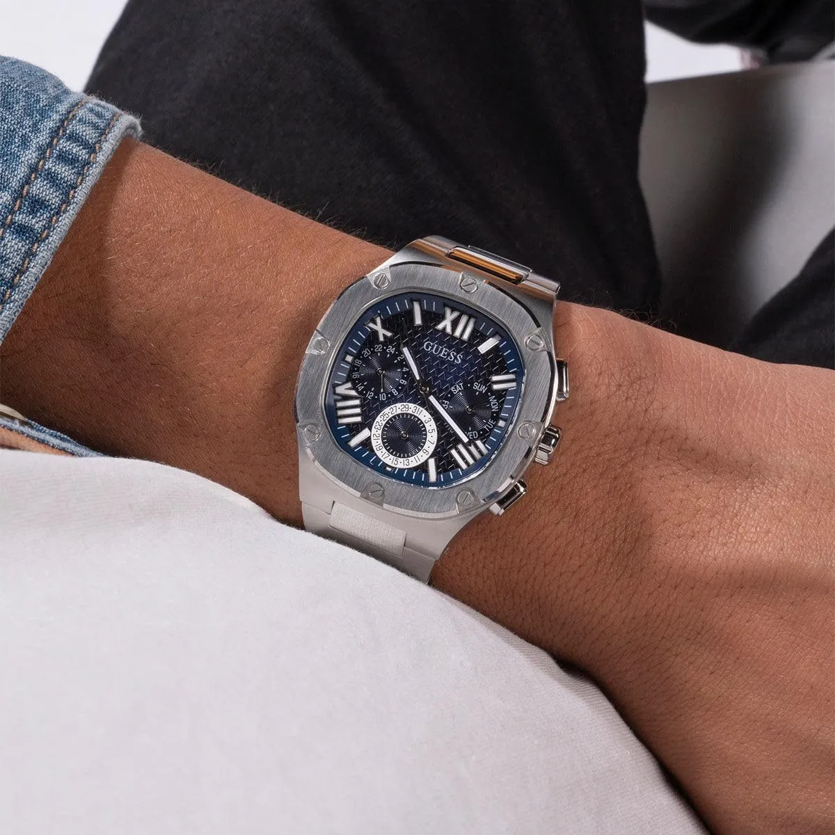 GUESS Men's 42mm Watch