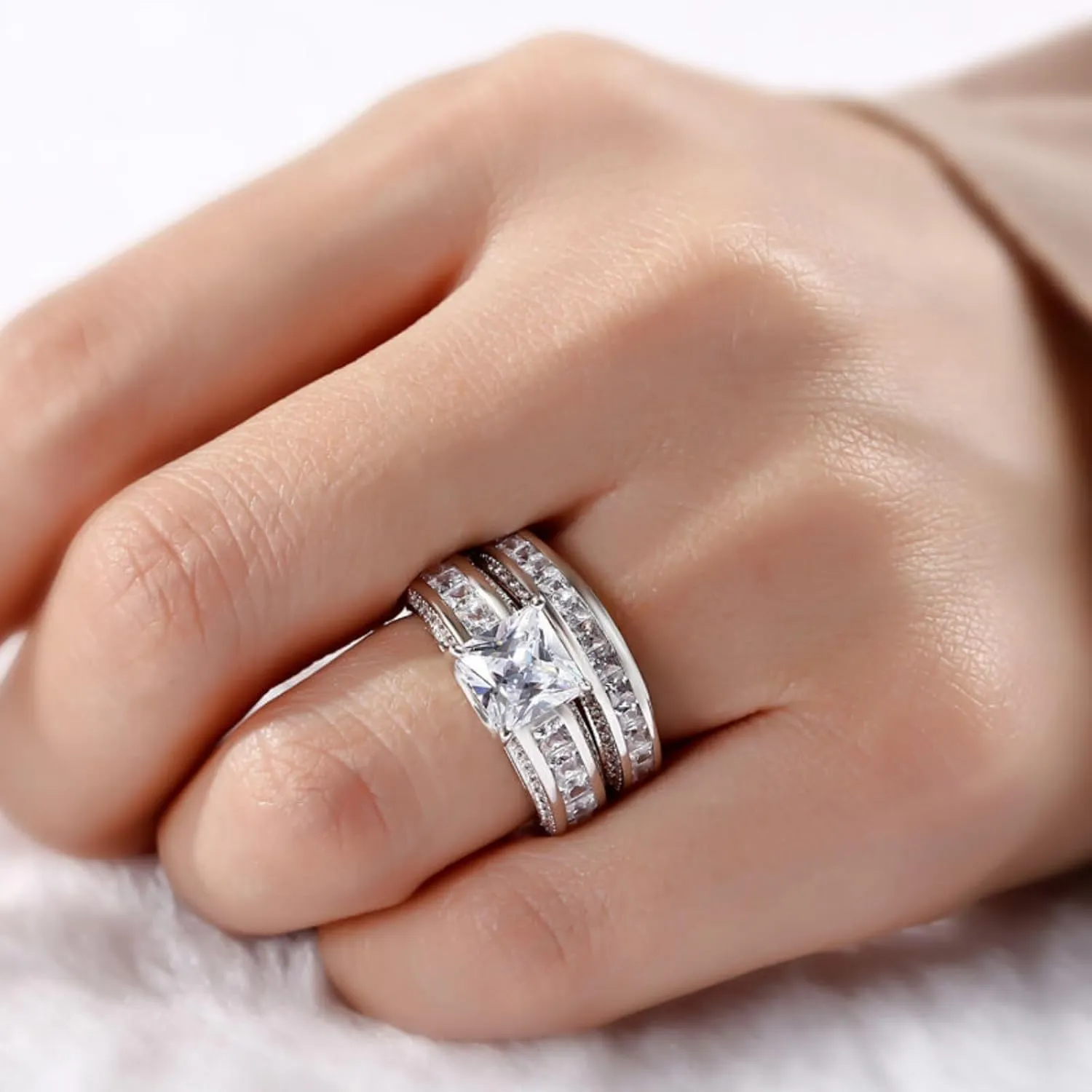 Jeulia 2.85 Carat Sterling Silver Princess Cut Bridal Set Engagement Wedding Rings Bands with Cubic Zirconia for Women with Jewelry Gift Box