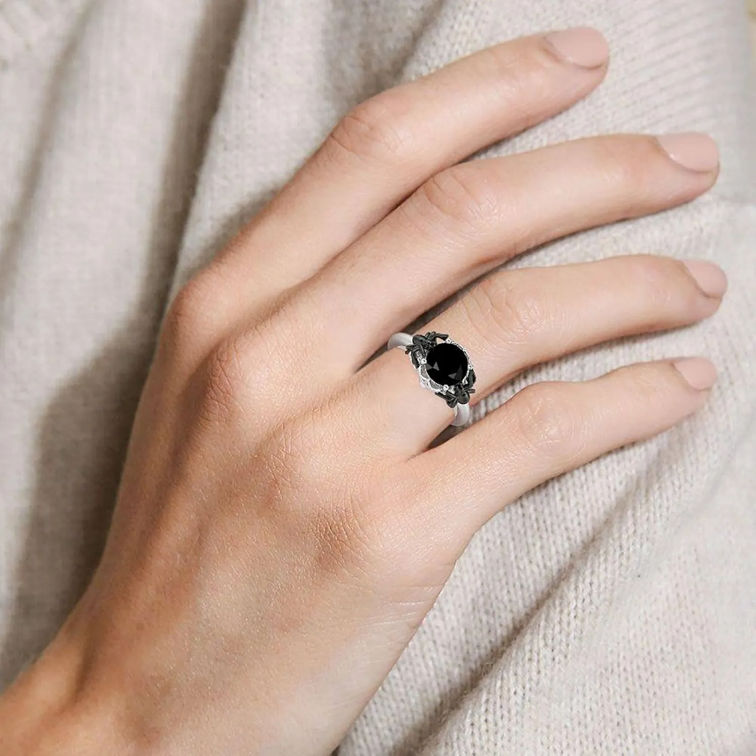 Jeulia Round Cut Silver Ring: Sterling Silver Hug Me Black Spider Gothic Ring Band Fashion Anniversary Promise Engagement Wedding Halloween Ring Set for Her with Gift Jewelry Box