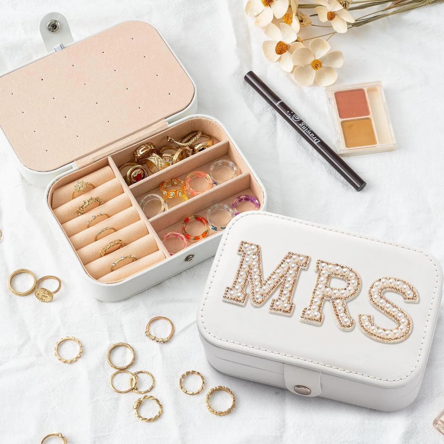 MRS Travel Jewelry Case for Bride Jewelry Box Small Jewelry Organizer Portable PU Leather Essentials Travel Accessories for Women Girls Wedding Gifts, Birthday Gifts for Women Mom Grandma