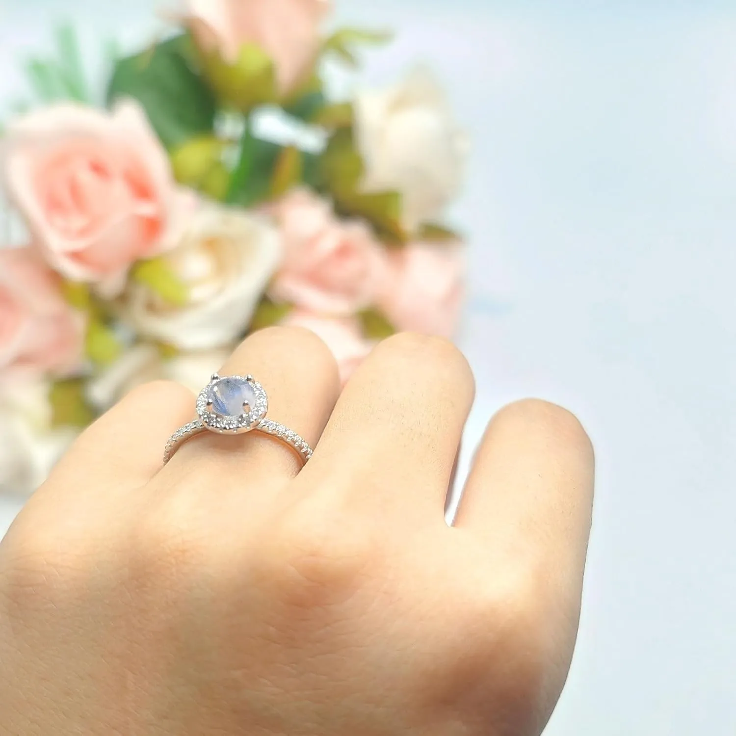 OMRANII Art Deco Ring Round Natural Moonstone Sparkling Halo CZ Vintage Style Wedding Engagement Rings For Women 925 Sterling Silver Gifts For Her