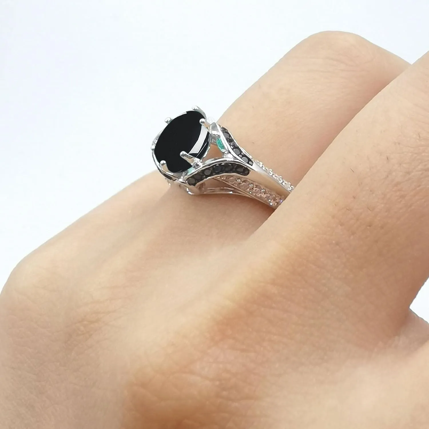 OMRANII Vintage Style Oval Natural Black Onyx Split Shank Two Tone Art Deco Ring Statement Wedding Engagement Rings For Women 925 Sterling Silver Gifts For Special Occasion