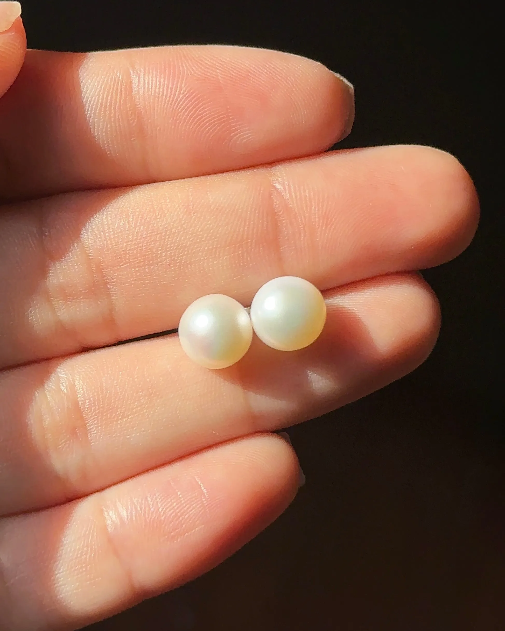 PEARL STUD EARRINGS