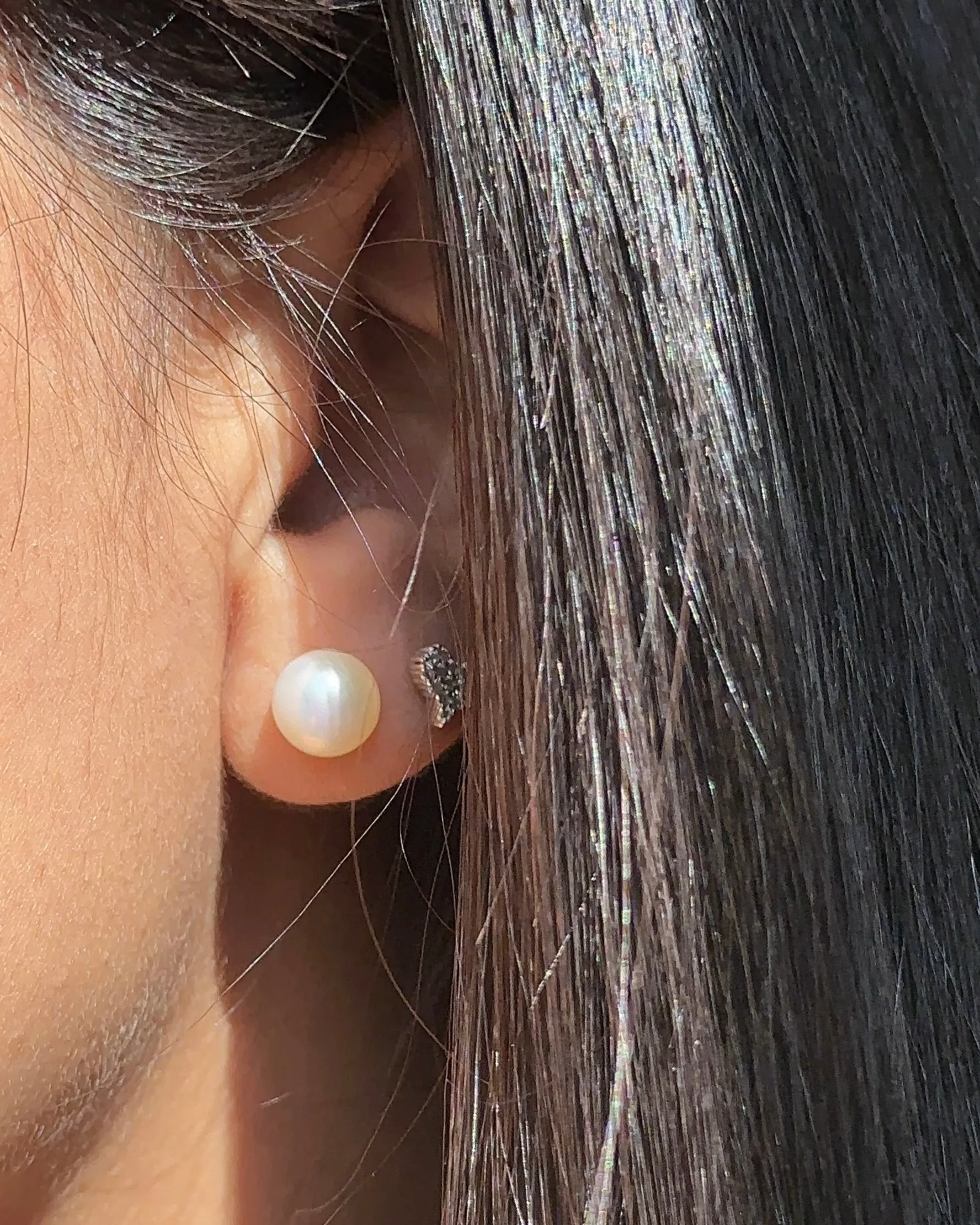 PEARL STUD EARRINGS