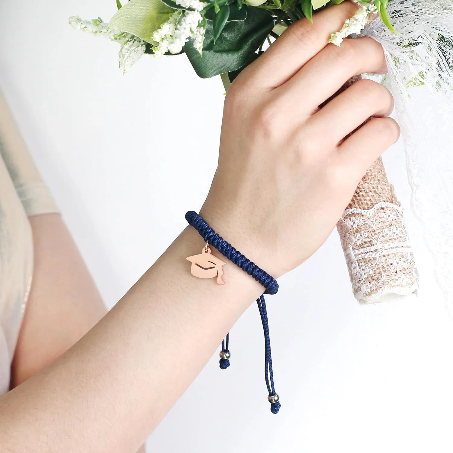 Personalized Graduation Bracelet Adjustable Woven Rope Jewellry, Custom Round/Hat/Rectangle Tag Class Commemorative Team Bracelets for Friendship Thanksgiving Celebration Gift YS5715