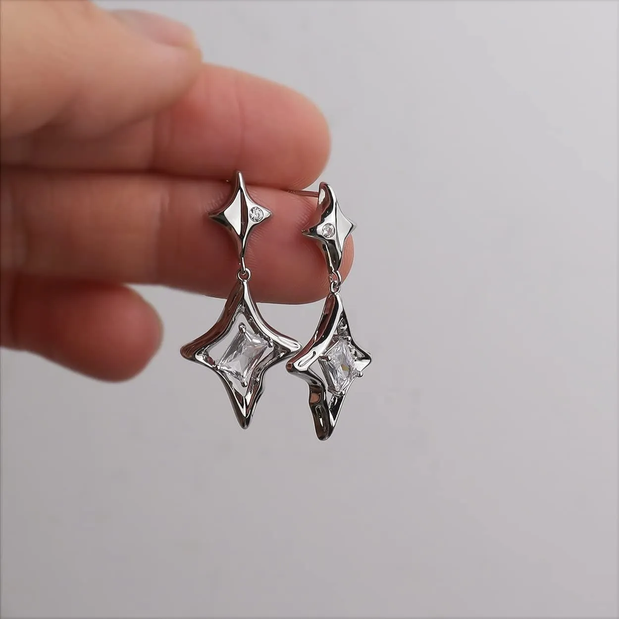 Sonateomber Star Drop Dangle Earrings for Women Trendy Unique Sparkly Rhinestone Stud Fashion Jewelry Gift