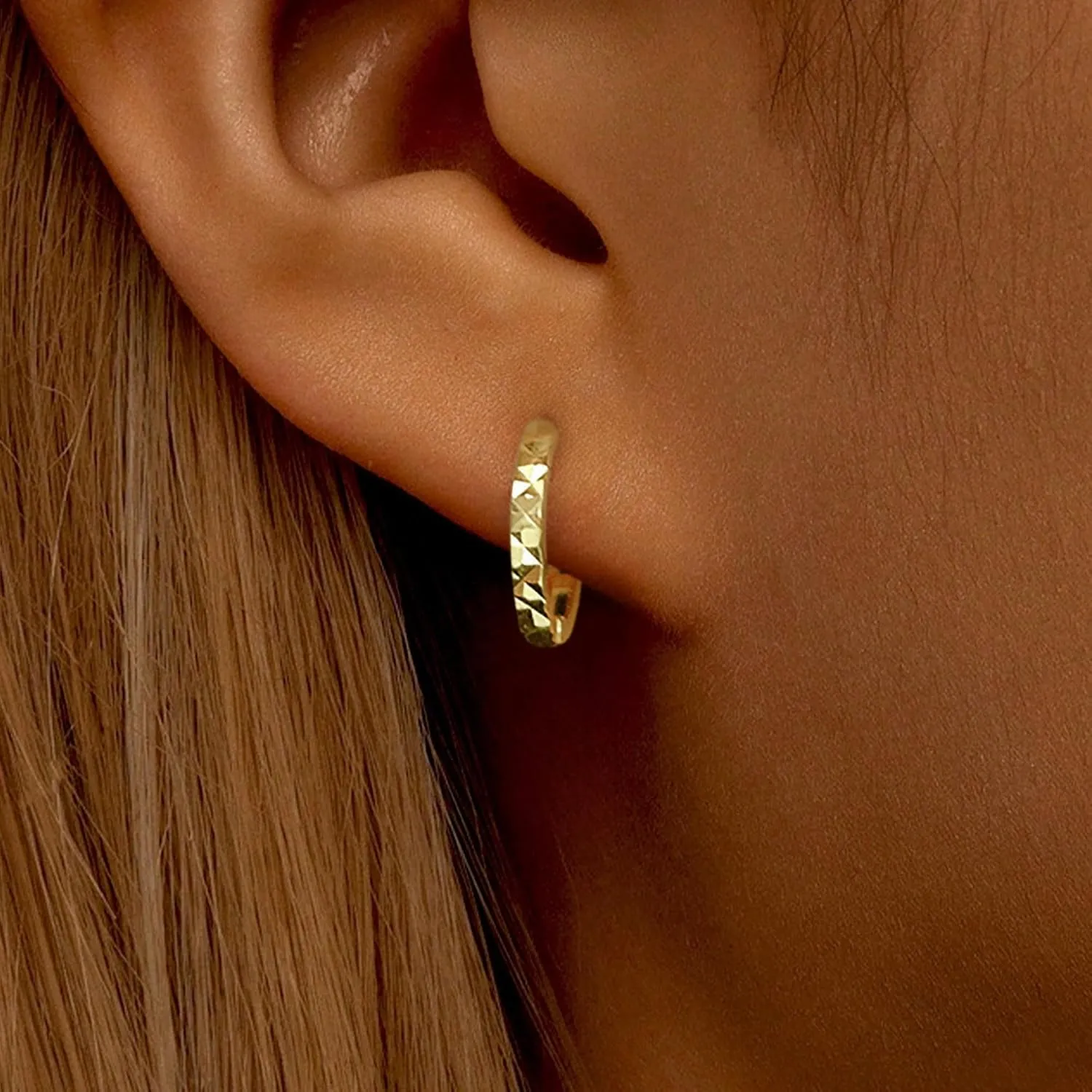 SUYACS 14K Gold Plated Diamond-cut Round Hoop Earrings for Women Dainty Irregular Huggie Earring Lightweight Hypoallergenic Earring Jewelry Birthday Wedding Gifts for Mom Wife