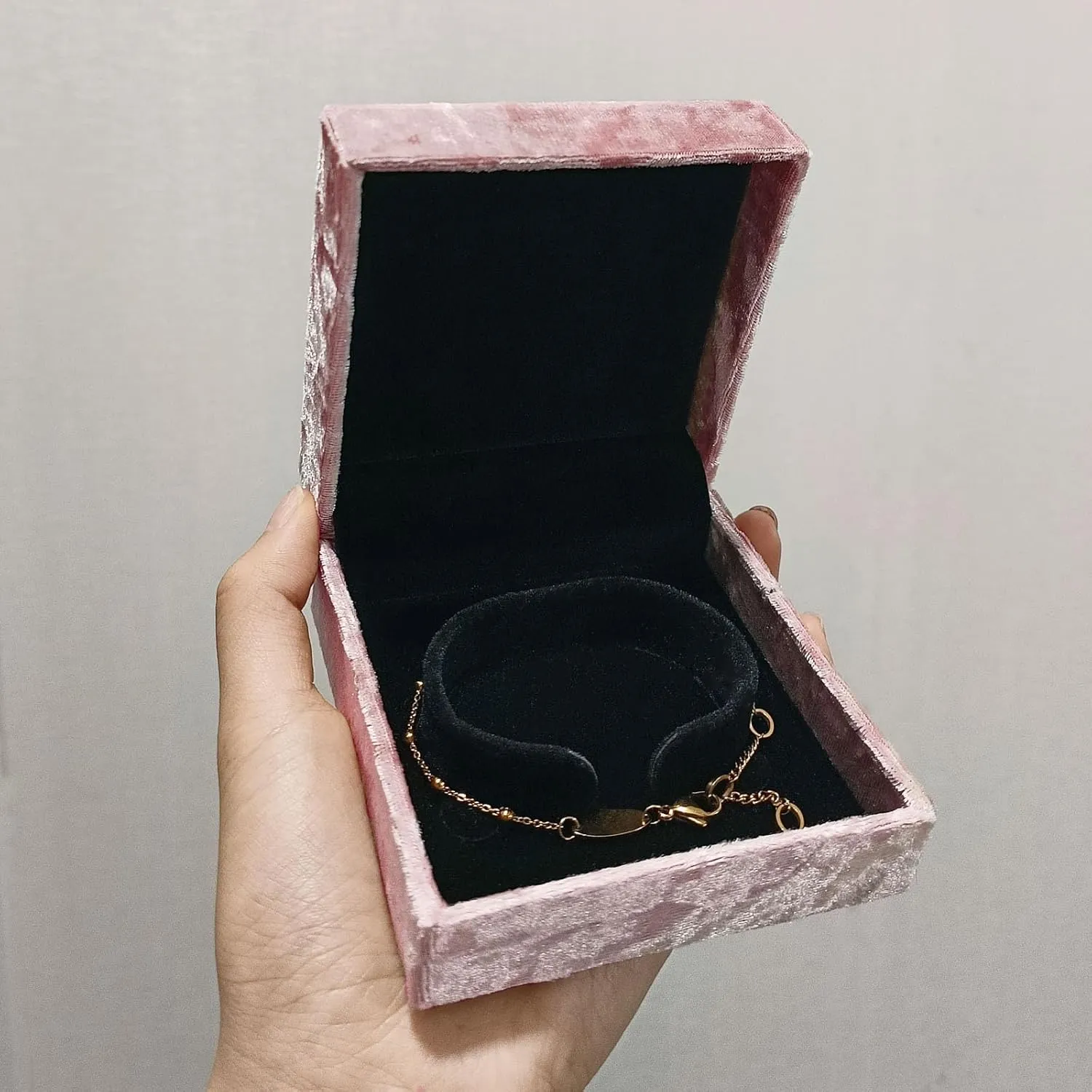 Treasure Velvet Bangle Gift Box|Vintage Blush Pink Gift Box for Bangle |Women's Bracelet Case for Bracelets, Anklets, and Watches Mother's Day