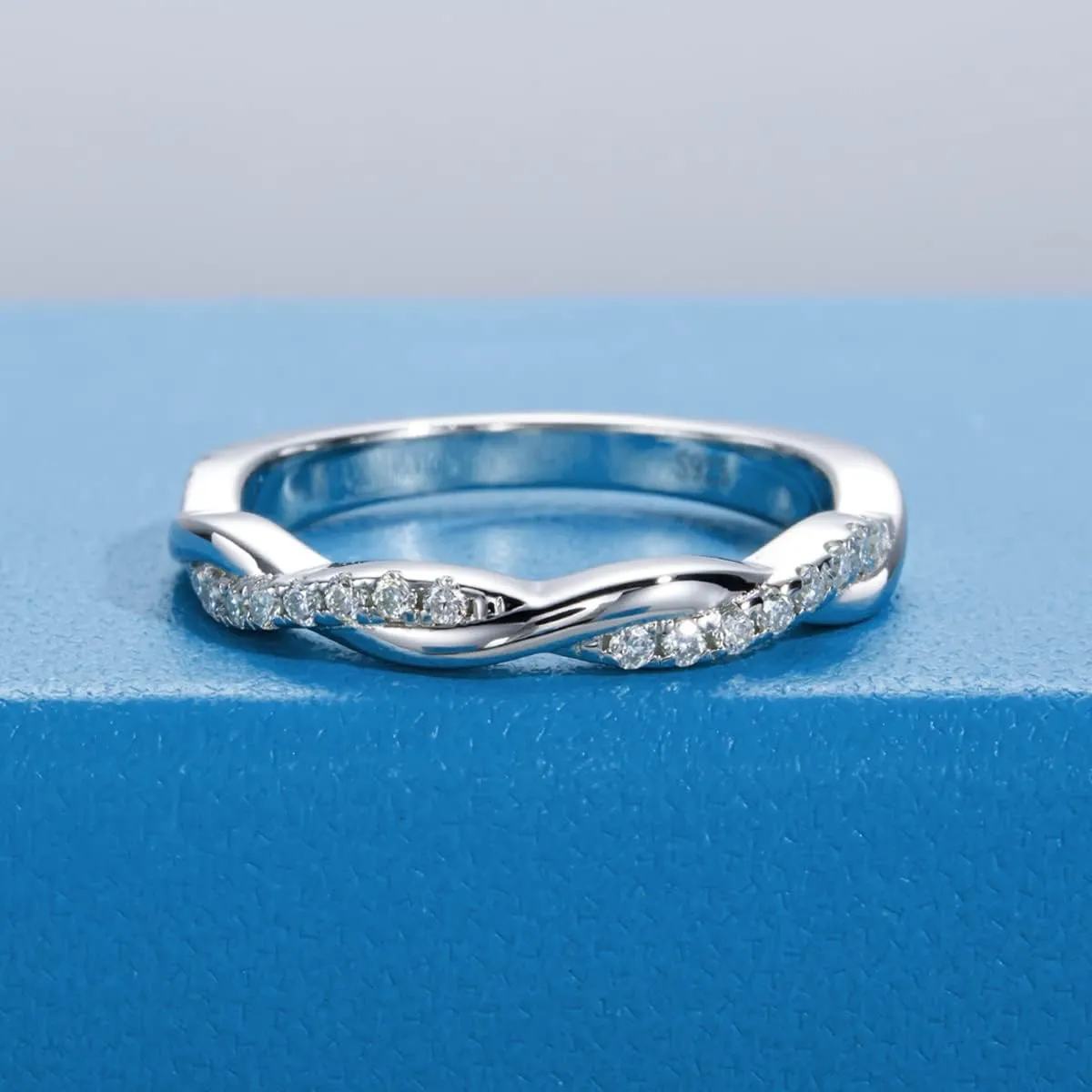 Twisted Vine Infinity Moissanite Eternity Rings D color VVS1 Moissanite Pave Set Wedding Band Ring Guard Enhancer for Women Platinum-Plated Silver Promise Anniversary Engagement Band