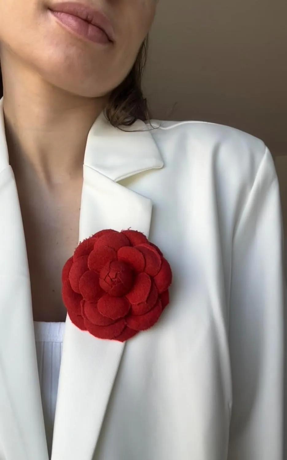 Vintage Style Elegant Camellia Fabric Flower Brooch Pin Scarf Bridal Dress Wedding Accessories Jewelry Gift